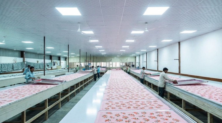 Screen printing tables